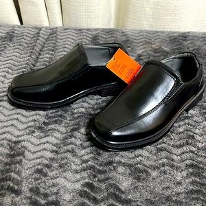 DEER STAGS Greenpoint Jr boys dress shoes size 2 NWT